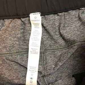 lululemon athletica Pants - Lululemon loose fit athletic cropped pants sz 4 lululemon athletica Pants - Lululemon loose fit athletic cropped pants sz 4